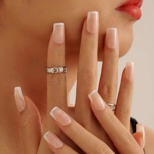 7 Piece Press-On Nails Kit